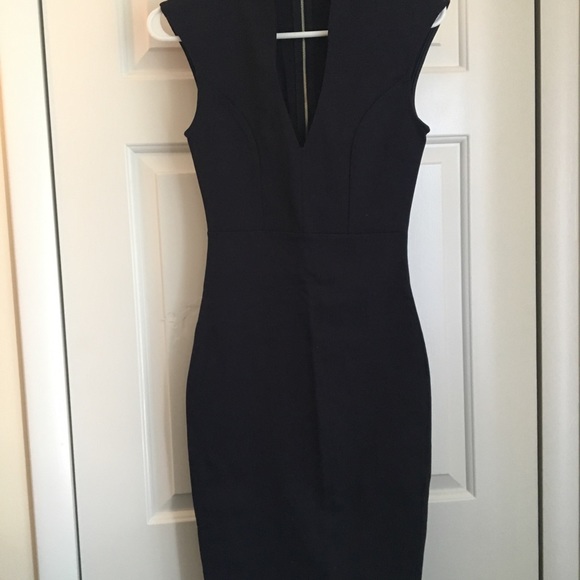 2/$11 💙 Navy Deep V Body Con Dress. NWOT - Picture 2 of 8